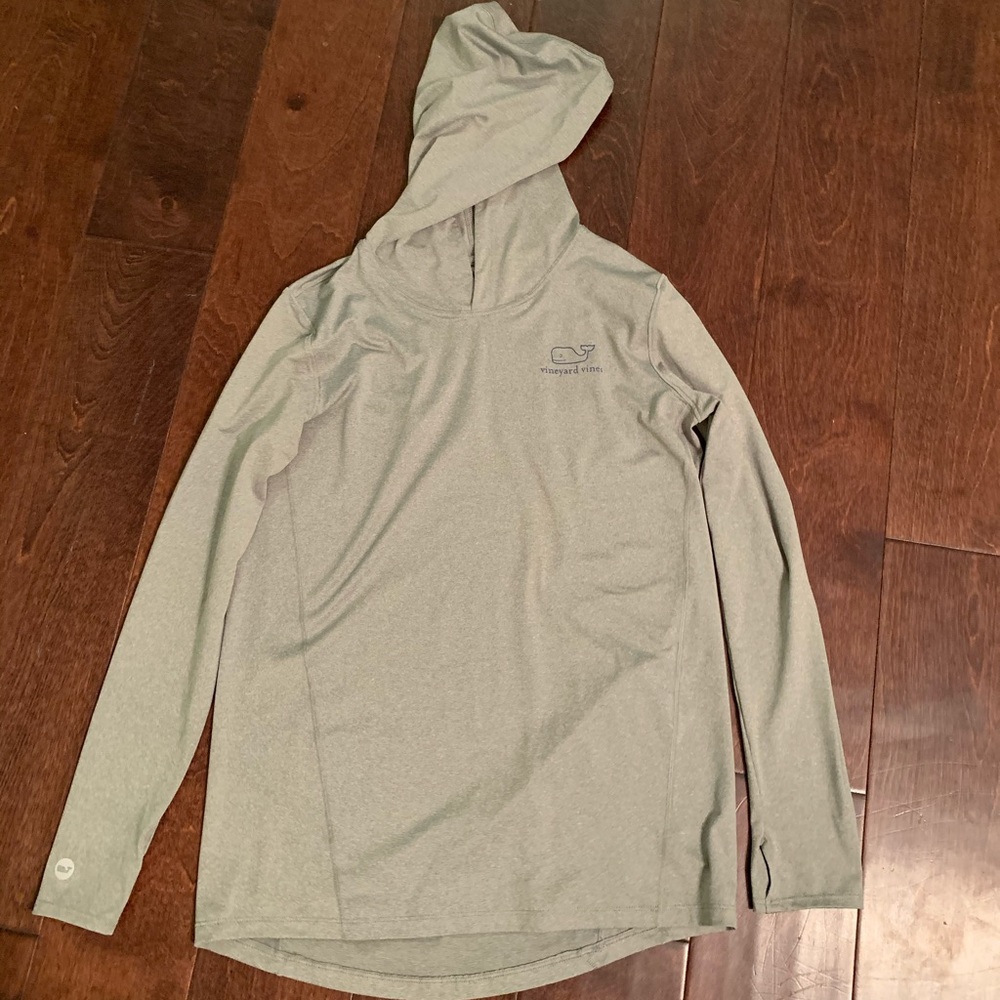 vineyard vines hooded longsleeve